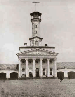 Пожарная каланча на Сусанинской площади в Костроме