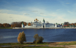  Вид на Ипатьевский монастырь с левого берега р. Костромы